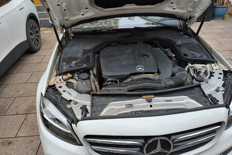 Used Mercedes-Benz C-Class 2019 C 260 Sport Edition Engine Bay Right
