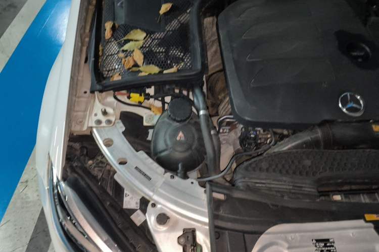 Used Mercedes-Benz C-Class 2019 C 260 L Sport Edition Engine Bay Right