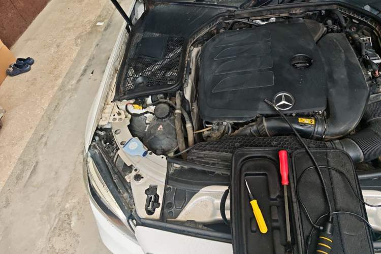 Used Mercedes-Benz C-Class 2019 C 260 Sport Edition Engine Bay Right