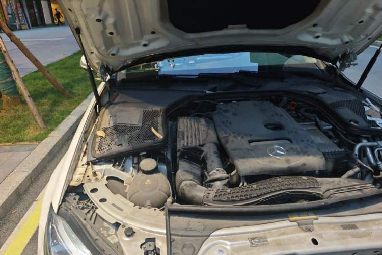 Used Mercedes-Benz C-Class 2019 C 180 L Fashion Edition Sport Version Engine Bay Right