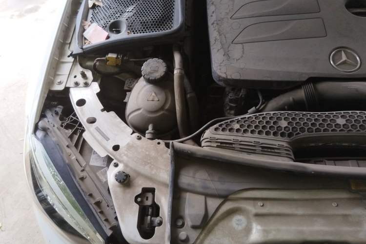Used Mercedes-Benz C-Class 2019 C 260 Coupe Engine Bay Right