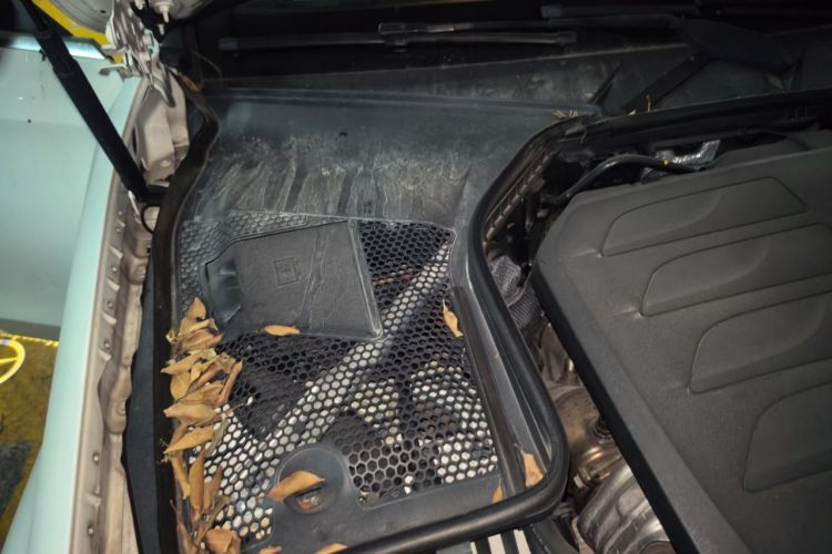 Used Mercedes-Benz C-Class 2019 C 260 Coupe Engine Bay Right
