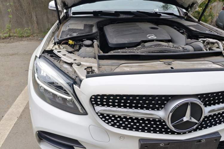 Used Mercedes-Benz C-Class 2019 C 260 Estate Engine Bay Right