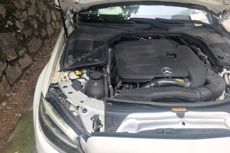 Used Mercedes-Benz C-Class 2019 C 260 L Engine Bay Right