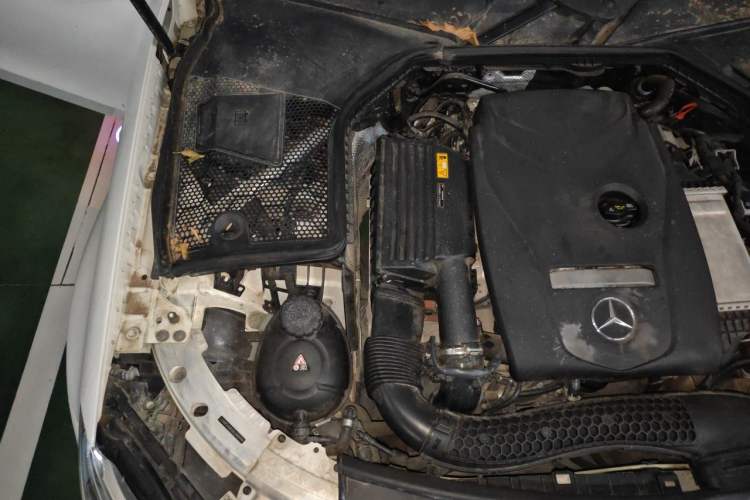 Used Mercedes-Benz C-Class 2019 C 180 L Fashion Edition Sport Version Engine Bay Right