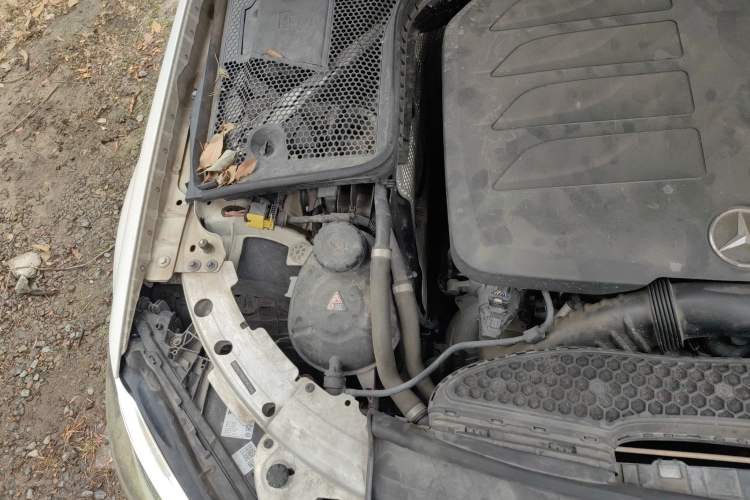 Used Mercedes-Benz C-Class 2019 C 260 Coupe Engine Bay Right