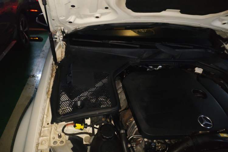 Used Mercedes-Benz C-Class 2019 C 260 Sport Edition Engine Bay Right