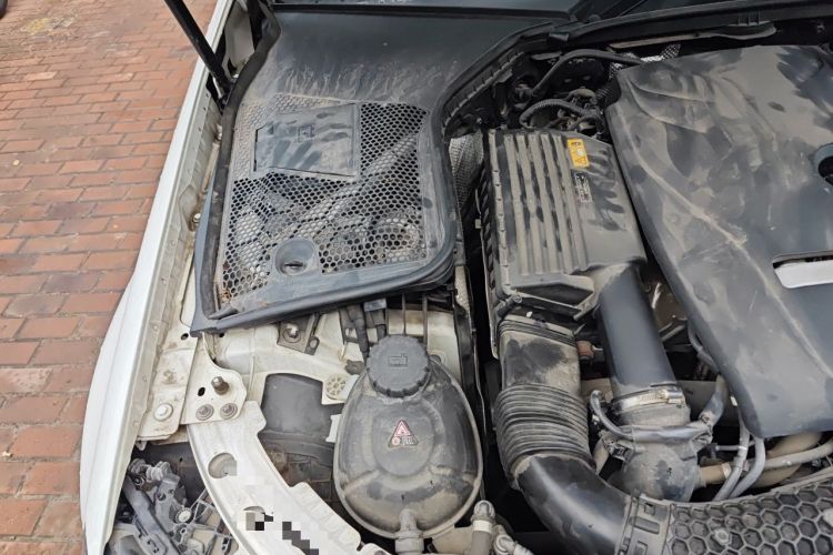 Used Mercedes-Benz C-Class 2019 C 180 L Fashion Edition Sport Version Engine Bay Right