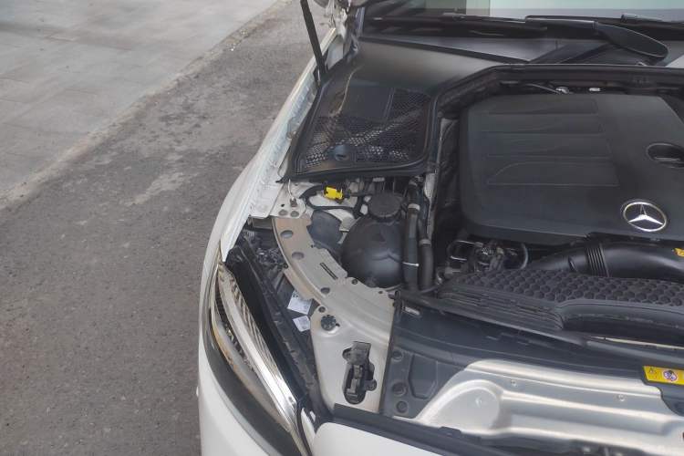 Used Mercedes-Benz C-Class 2019 C 260 Coupe Engine Bay Right