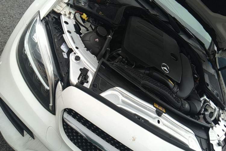 Used Mercedes-Benz C-Class 2019 C 260 Estate Engine Bay Right