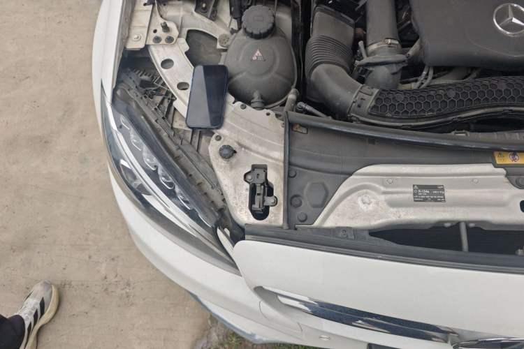 Used Mercedes-Benz C-Class 2019 C 180 L Dynamic Sports Edition Engine Bay Right