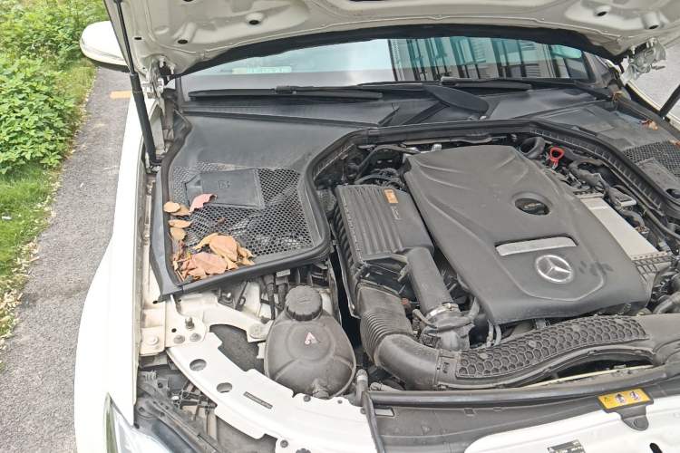 Used Mercedes-Benz C-Class 2019 C 180 L Fashion Edition Sport Version Engine Bay Right