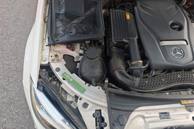 Used Mercedes-Benz C-Class 2019 C 180 L Fashion Edition Sport Version Engine Bay Right