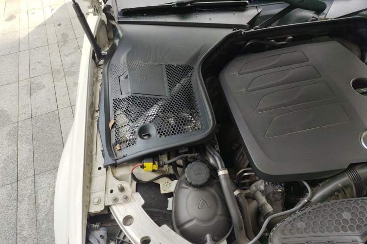 Used Mercedes-Benz C-Class 2019 C 260 Sport Edition Engine Bay Right