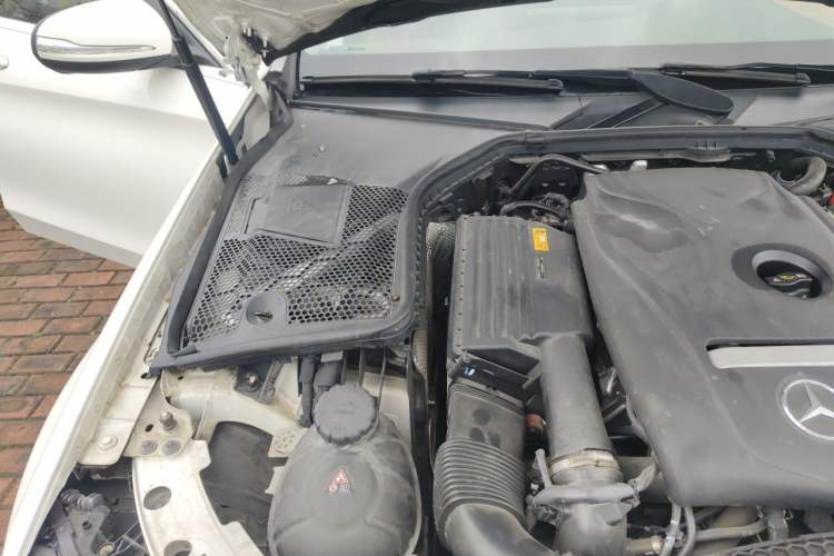 Used Mercedes-Benz C-Class 2019 C 180 L Fashion Edition Sport Version Engine Bay Right