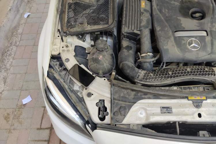 Used Mercedes-Benz C-Class 2019 C 180 L Fashion Edition Sport Version Engine Bay Right