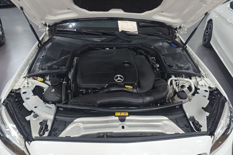 Used Mercedes-Benz C-Class 2019 C 260 Estate Engine Bay