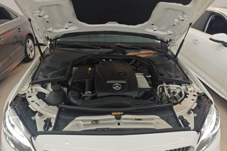 Used Mercedes-Benz C-Class 2019 C 180 L Fashion Edition Sport Version Engine Bay
