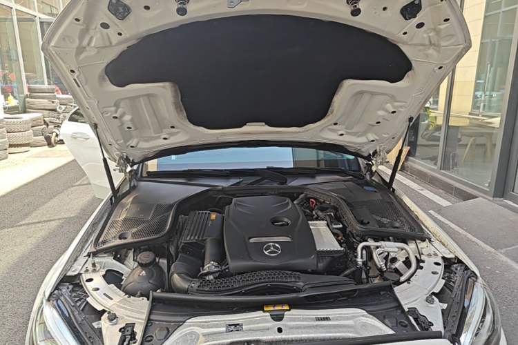 Used Mercedes-Benz C-Class 2019 C 180 L Fashion Edition Sport Version Engine Bay