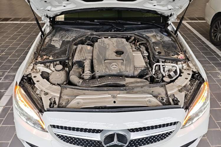 Used Mercedes-Benz C-Class 2019 C 180 L Fashion Edition Sport Version Engine Bay