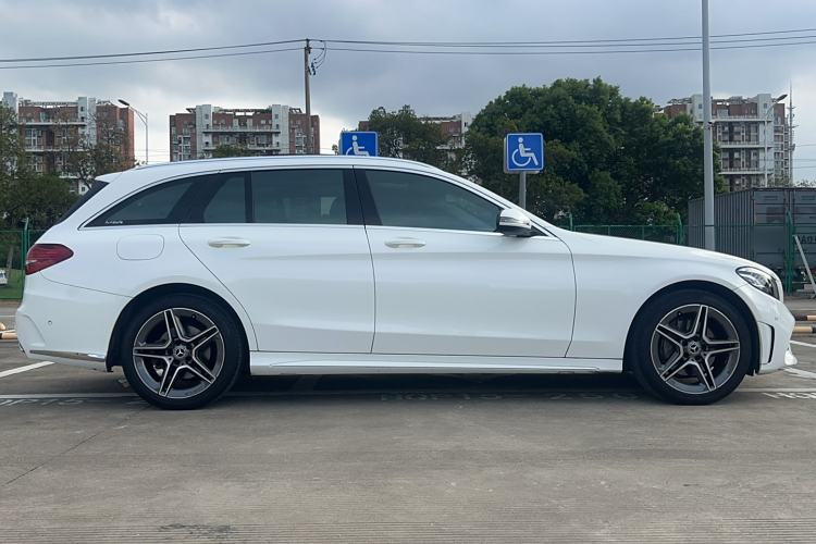 Used Mercedes-Benz C-Class 2019 C 260 Estate Exterior 2