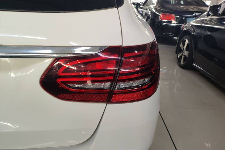 Used Mercedes-Benz C-Class 2019 C 260 Estate Exterior 2