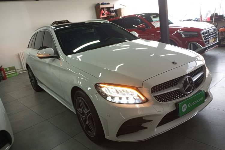 Used Mercedes-Benz C-Class 2019 C 260 Estate Exterior 2