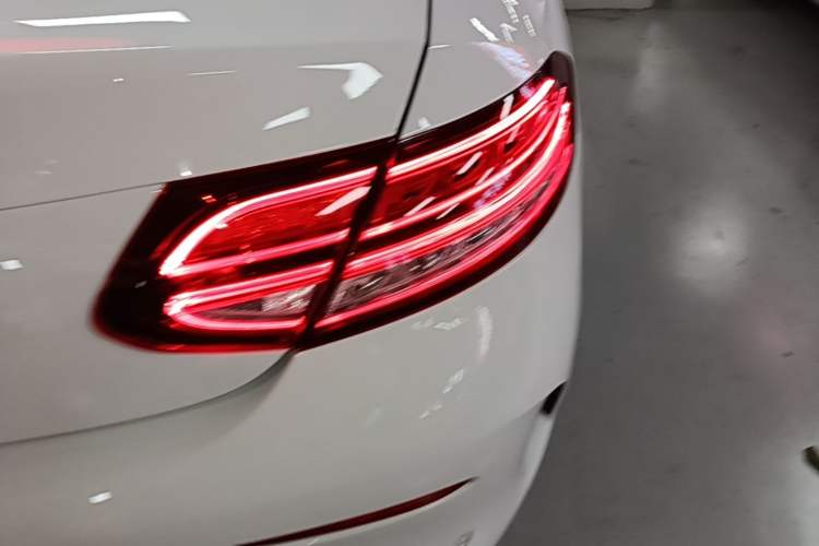 Used Mercedes-Benz C-Class 2019 C 260 Coupe Exterior 3