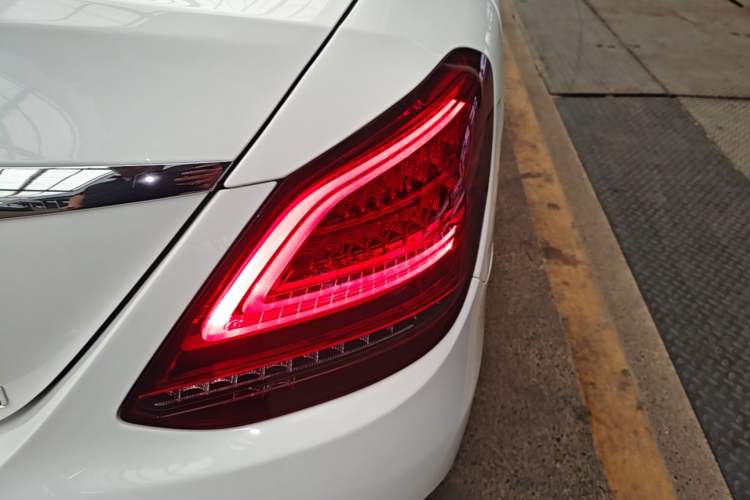 Used Mercedes-Benz C-Class 2019 Restyled C 260 L Sport Edition Exterior 3