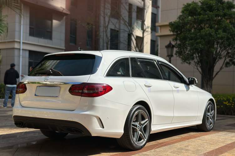 Used Mercedes-Benz C-Class 2019 C 260 Estate Exterior 3
