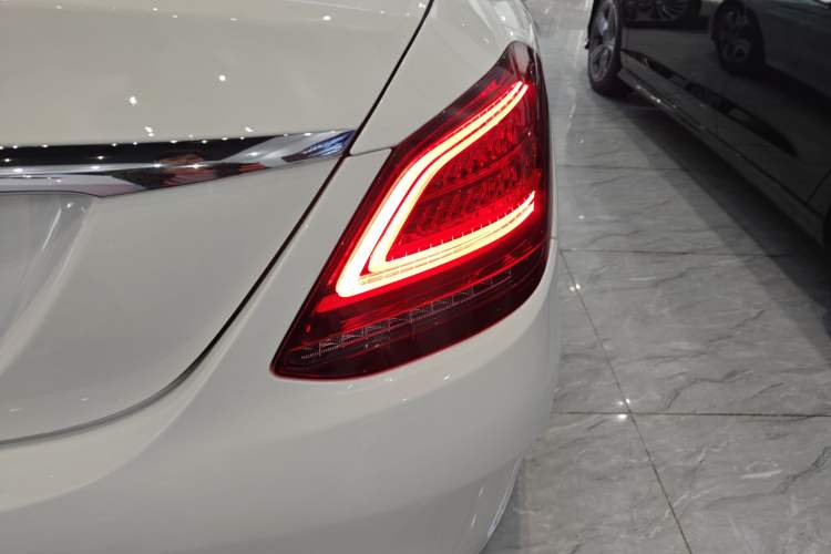 Used Mercedes-Benz C-Class 2019 Restyled C 260 L Sport Edition Exterior 3