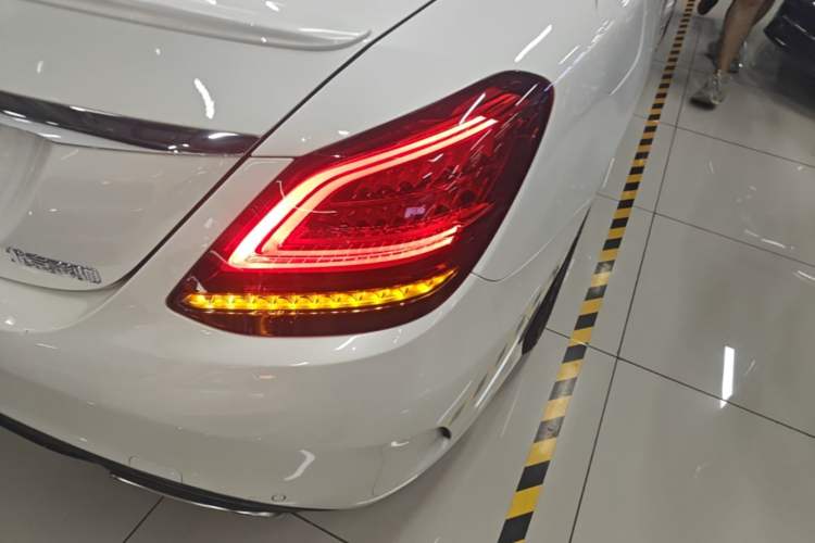Used Mercedes-Benz C-Class 2019 C 260 Sport Edition Exterior 3