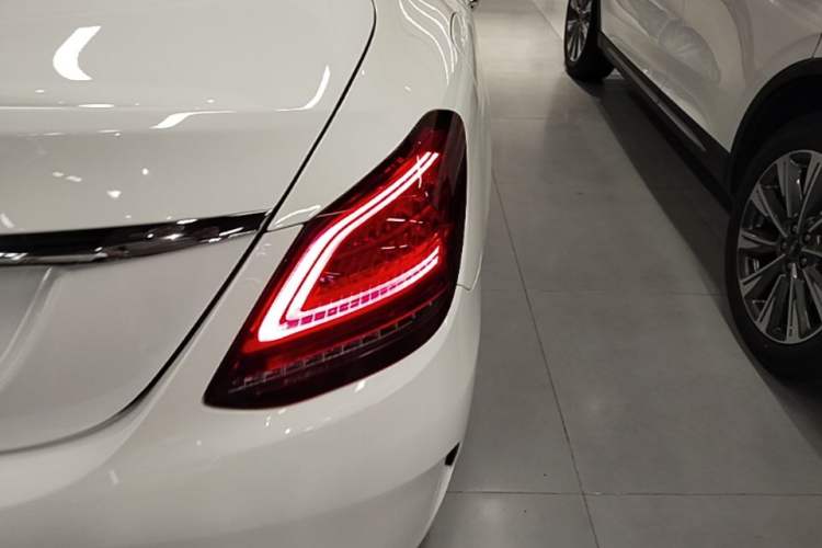 Used Mercedes-Benz C-Class 2019 C 180 L Fashion Edition Sport Version Exterior 3