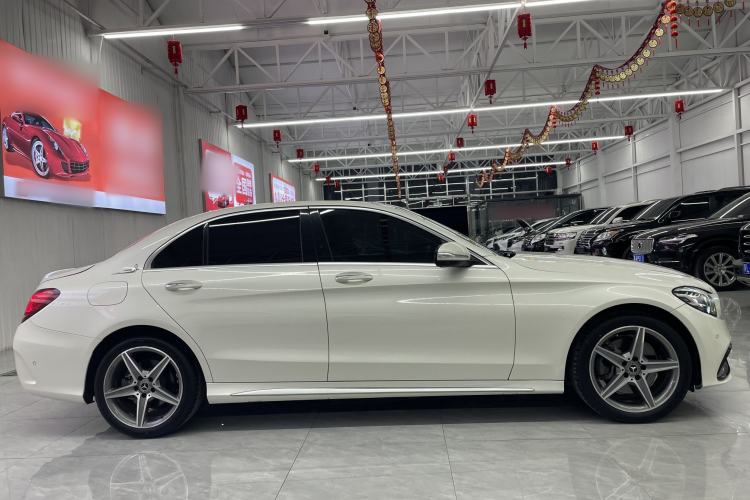 Used Mercedes-Benz C-Class 2019 C 260 L 4MATIC Sport Edition Exterior 3