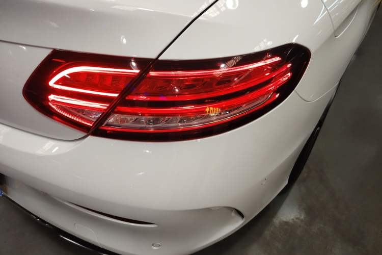 Used Mercedes-Benz C-Class 2019 C 260 Coupe Exterior 3