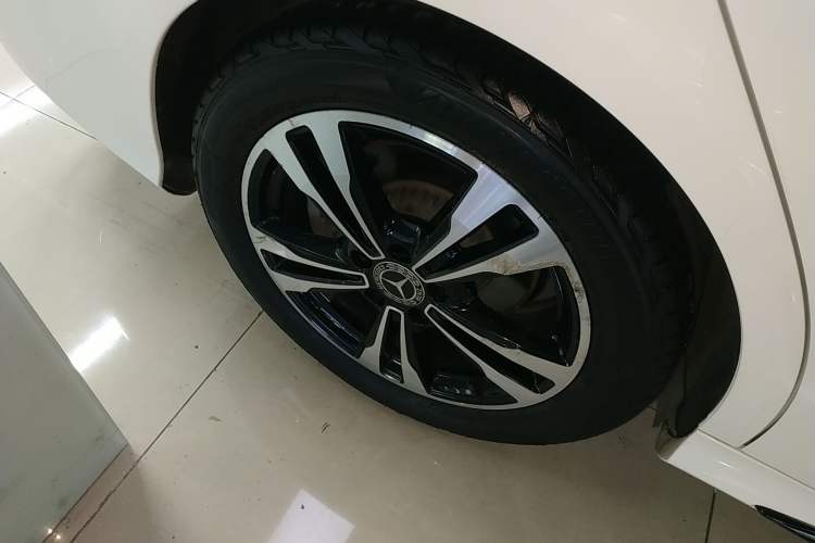 Used Mercedes-Benz C-Class 2019 C 260 Sport Edition Exterior 5