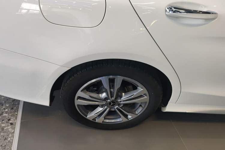 Used Mercedes-Benz C-Class 2019 C 180 L Fashion Edition Sport Version Exterior 5