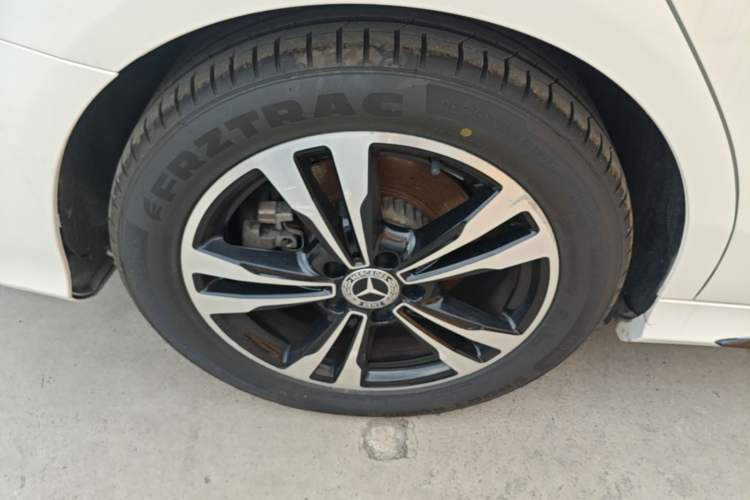 Used Mercedes-Benz C-Class 2019 C 260 Sport Edition Exterior 5