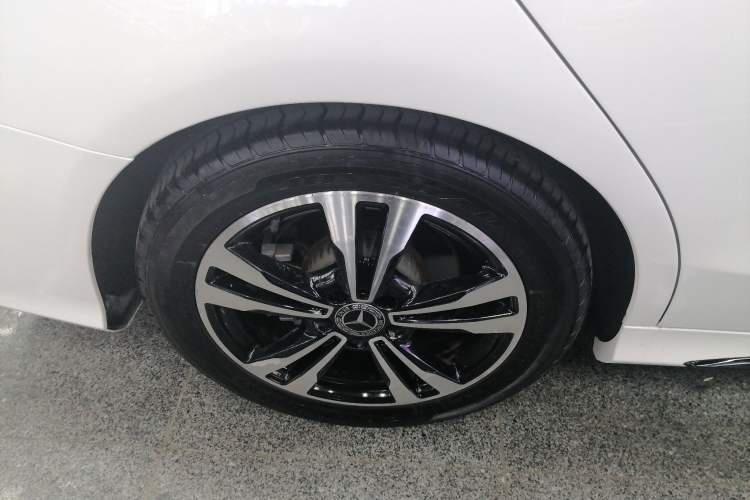 Used Mercedes-Benz C-Class 2019 C 260 Sport Edition Exterior 5