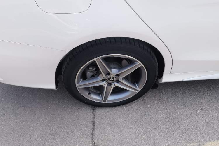 Used Mercedes-Benz C-Class 2019 C 260 L 4MATIC Sport Edition Exterior 5