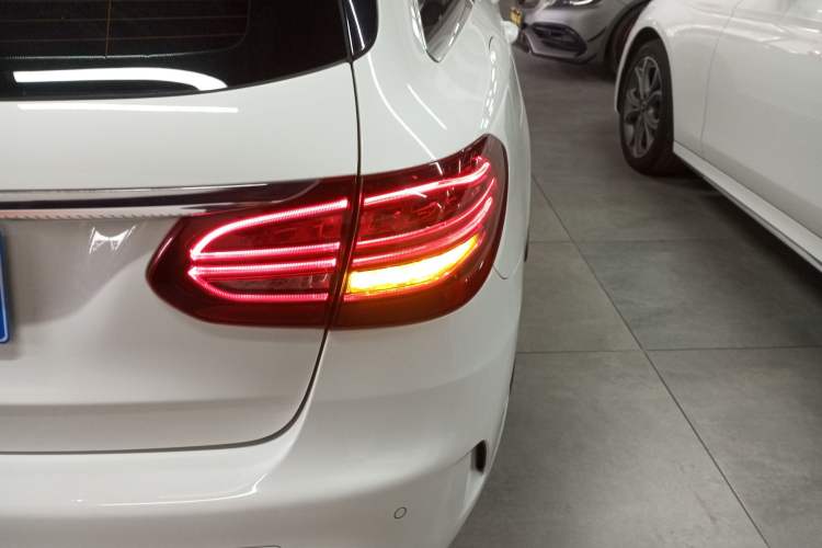 Used Mercedes-Benz C-Class 2019 C 260 Estate Exterior 6