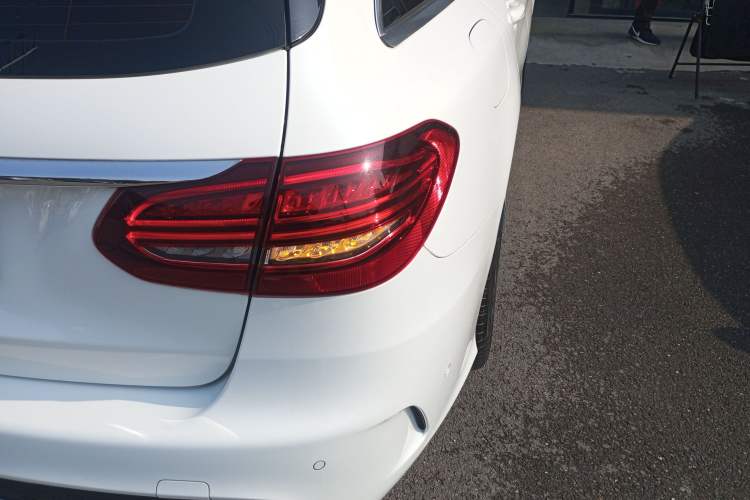 Used Mercedes-Benz C-Class 2019 C 260 Estate Exterior 6