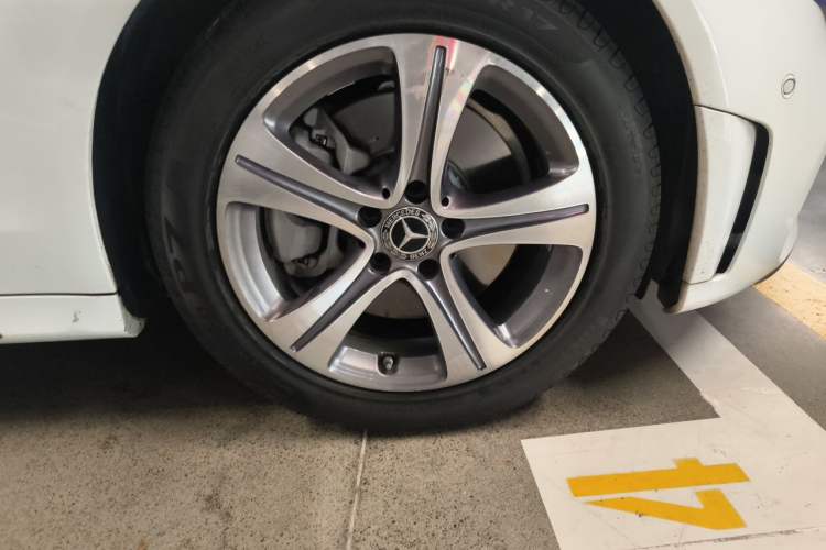 Used Mercedes-Benz C-Class 2019 Updated C 260 L Exterior 7