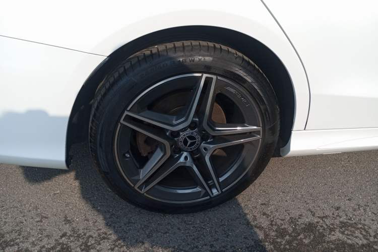 Used Mercedes-Benz C-Class 2019 C 260 Estate Exterior 8