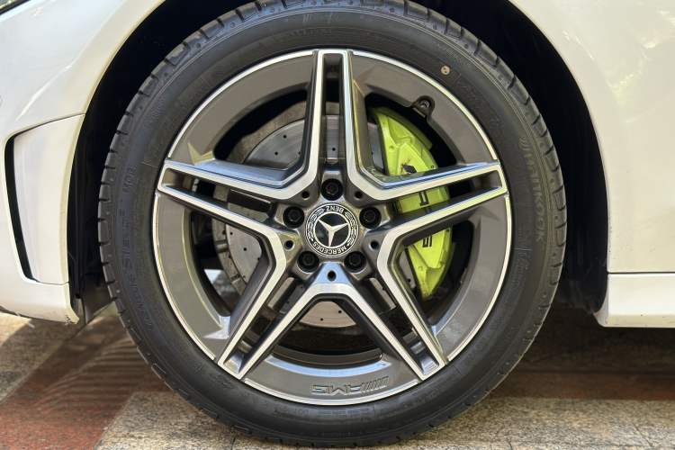 Used Mercedes-Benz C-Class 2019 C 260 Estate Exterior 9