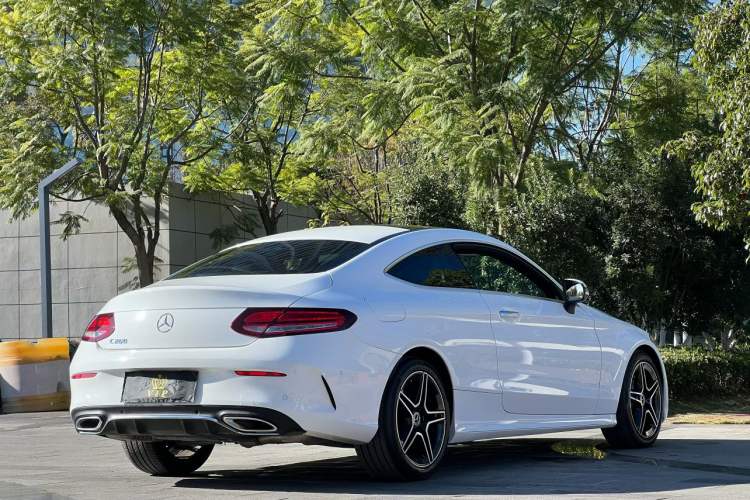 Used Mercedes-Benz C-Class 2019 C 260 Coupe Exterior 9