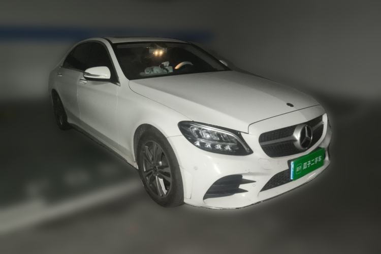 Used Mercedes-Benz C-Class 2019 C 180 L Fashion Edition Sport Version Front Right 45 Deg