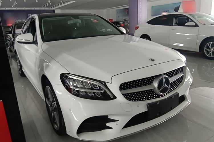 Used Mercedes-Benz C-Class 2019 Facelift C 260 L 4MATIC Sport Edition Front Right 45 Deg
