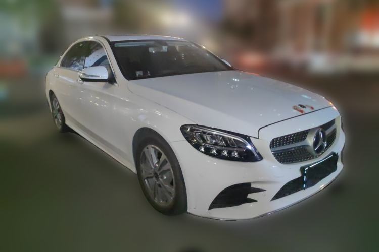 Used Mercedes-Benz C-Class 2019 C 180 L Fashion Edition Sport Version Front Right 45 Deg
