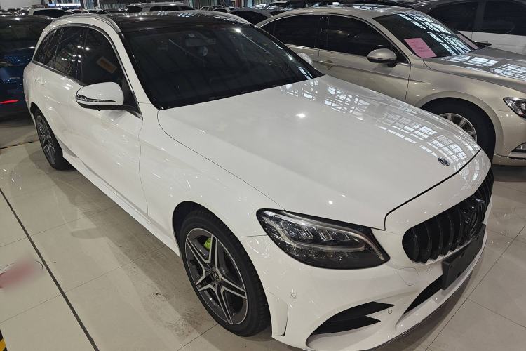 Used Mercedes-Benz C-Class 2019 C 260 Estate Front Right 45 Deg